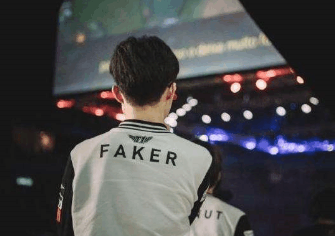 CSGO转会，阿汤哥device只值60W？